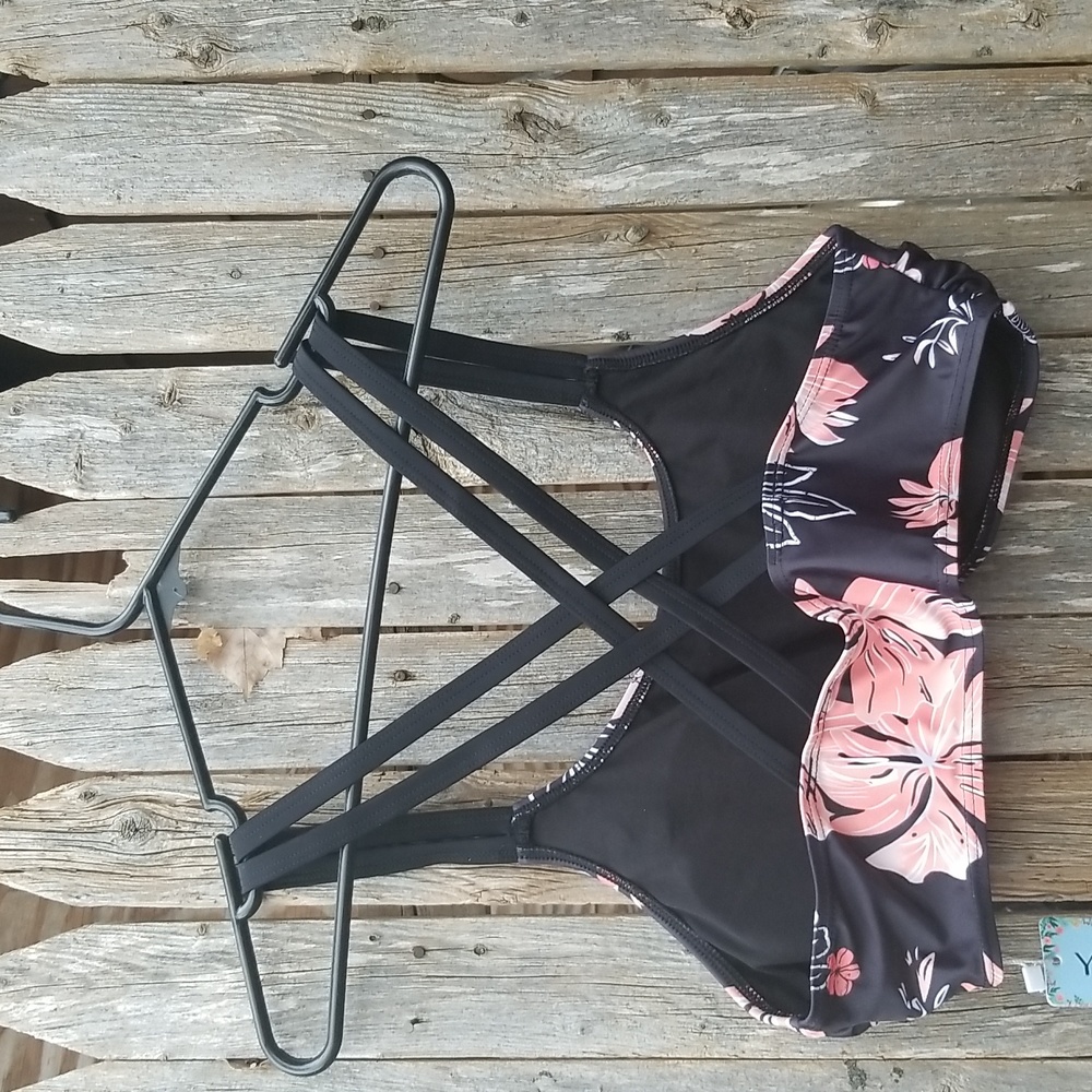 YOUNIQUE NWT DOUBLE CRISS CROSS STRAP TROPICAL BATHING SUIT TOP LARGE - Picture 4 of 8